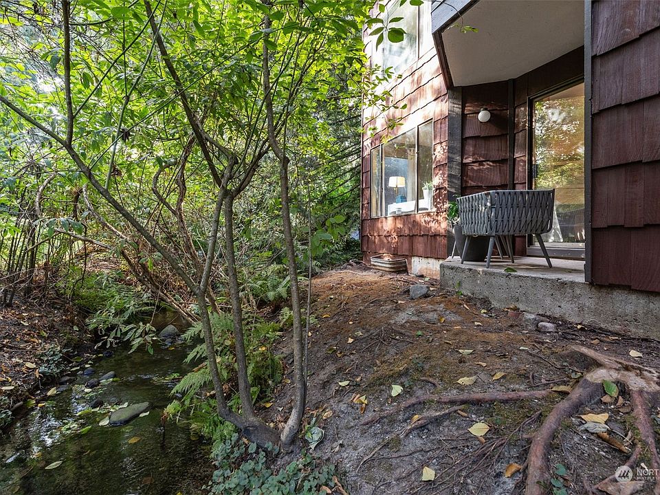 1st image of 8949 Ravenna Avenue NE