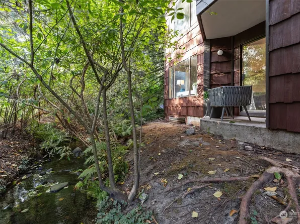 8949 Ravenna Avenue NE, Seattle, WA 98115