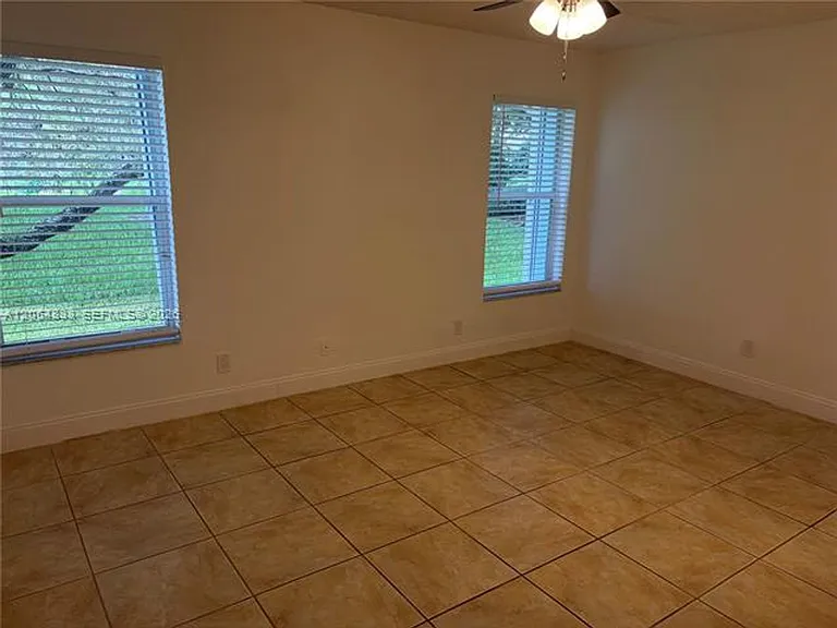 9020 Lake Park Cir N #9020 — Photo 12