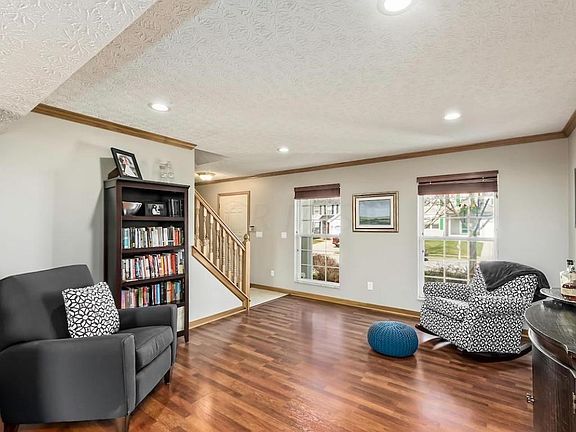 3rd image of 547 Tall Oaks Dr