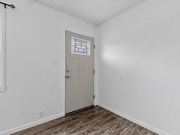 4th image of 1129 W 5th St