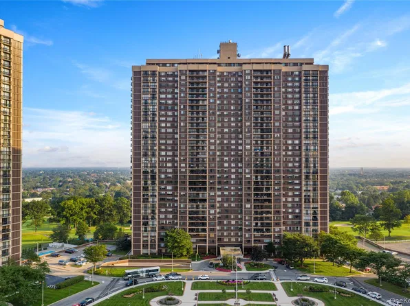 27010 Grand Central Parkway #33G, Floral Park, NY 11005