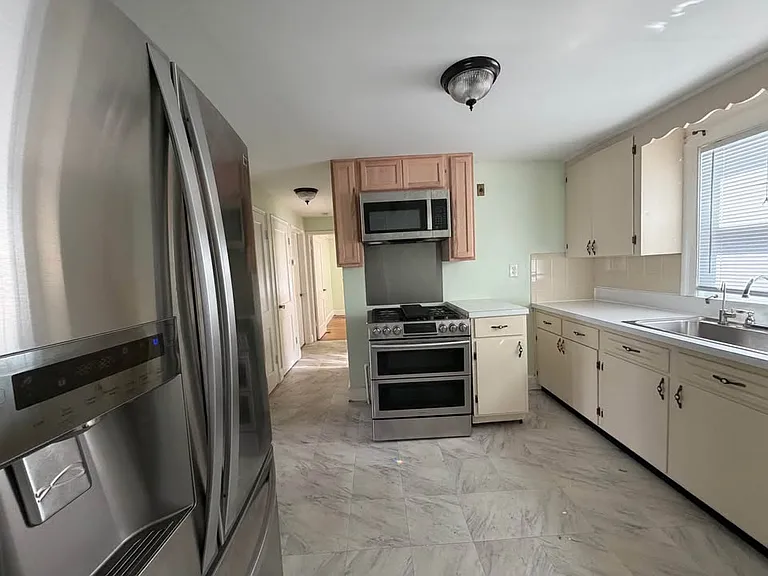 36 Barstow St #1 — Photo 3