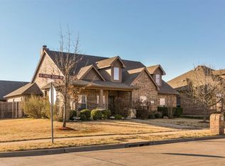 101 Timbershade Dr, Red Oak, TX 75154