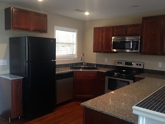 5th image of 126 Cross Creek Dr