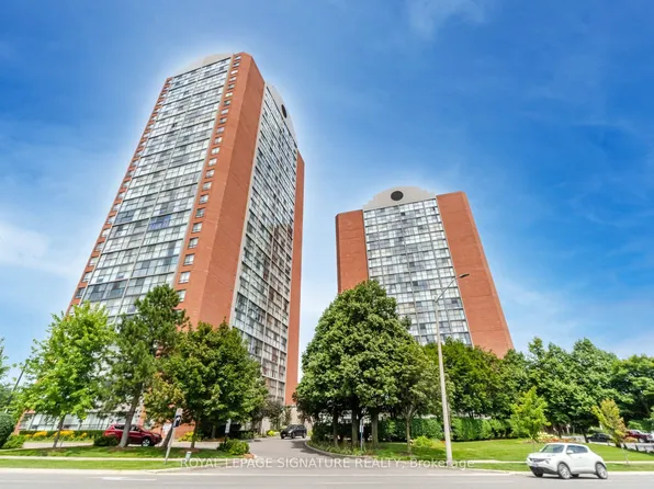 4185 Shipp Dr #812, Mississauga, ON L4Z 2Y8