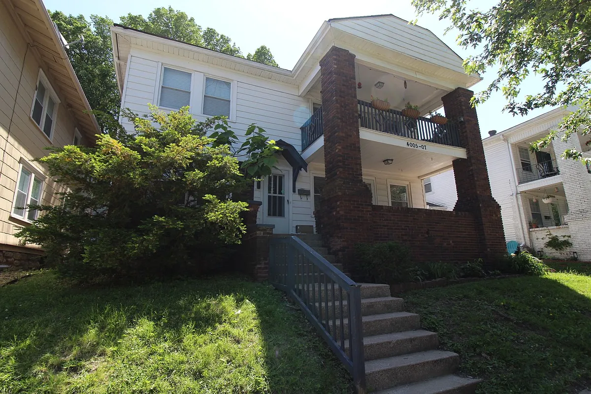 Building Photo - 4007 Bell St