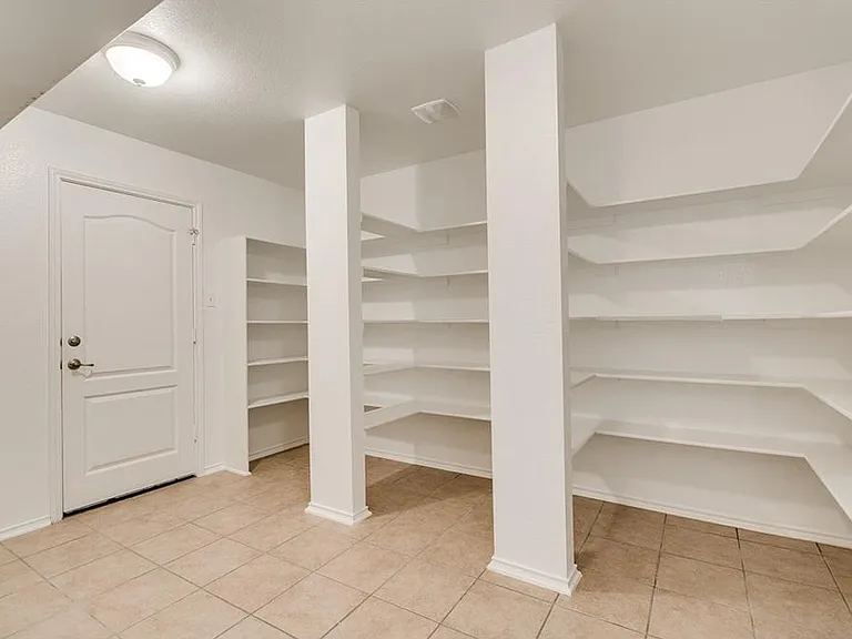 524 Castebar Dr — Photo 20