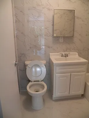 Rented by Vertex Realty Group LLC | media 7