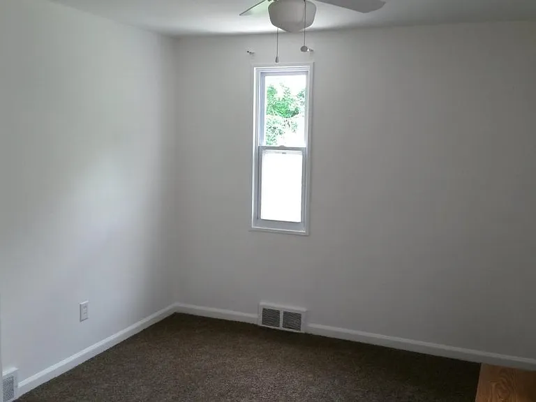 21865 Coolidge Hwy — Photo 11