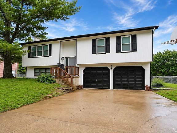 2nd image of 1300 Frontier Ln