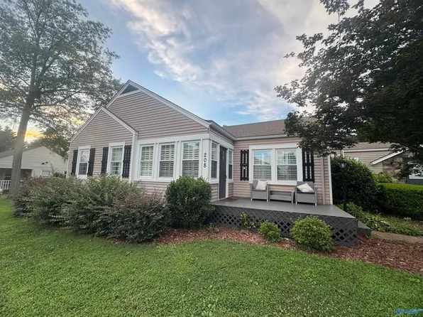 208 Surrey Rd SW, Huntsville, AL 35801