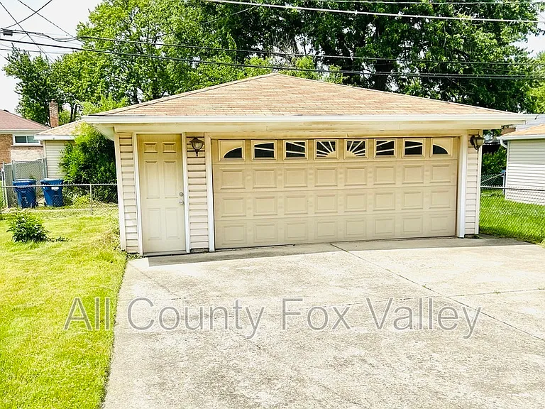 14518 S Hoxie Ave — Photo 15