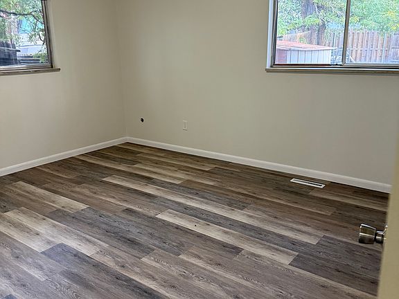 5th image of 72 Scotland Rd