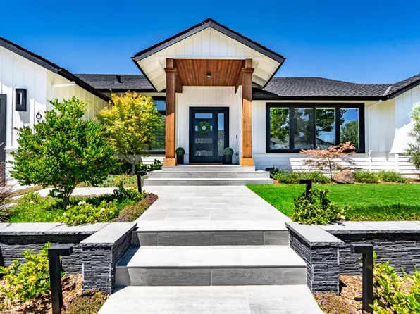 614 Serpentine Ct, Morgan Hill, CA 95037