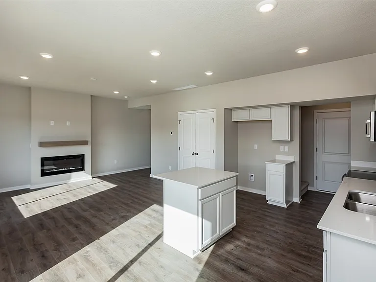 6129 Tungsten Dr — Photo 32