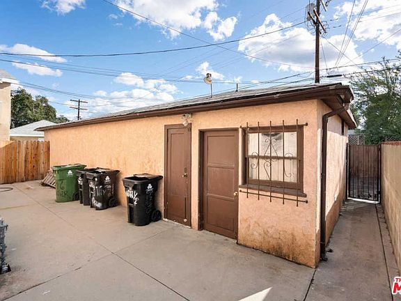5th image of 11646 Chandler Blvd