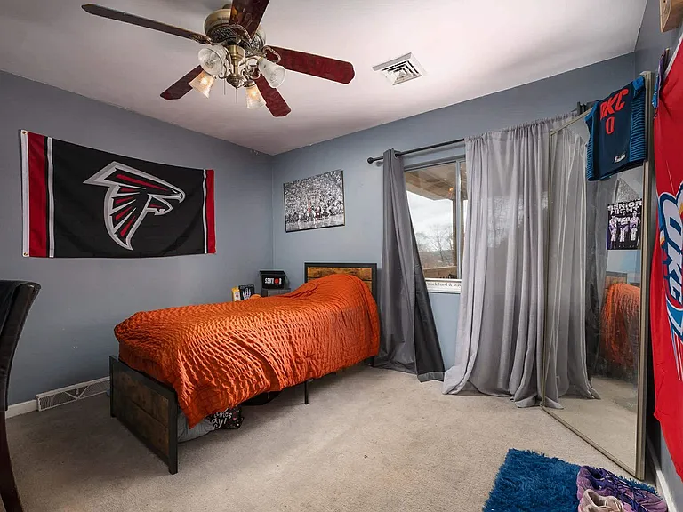 604 Bendview Dr — Photo 6