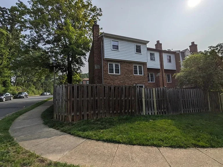 7479 Zanuck Ct — Photo 35