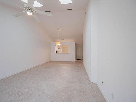 4th image of 485 7th Pl Unit 485
