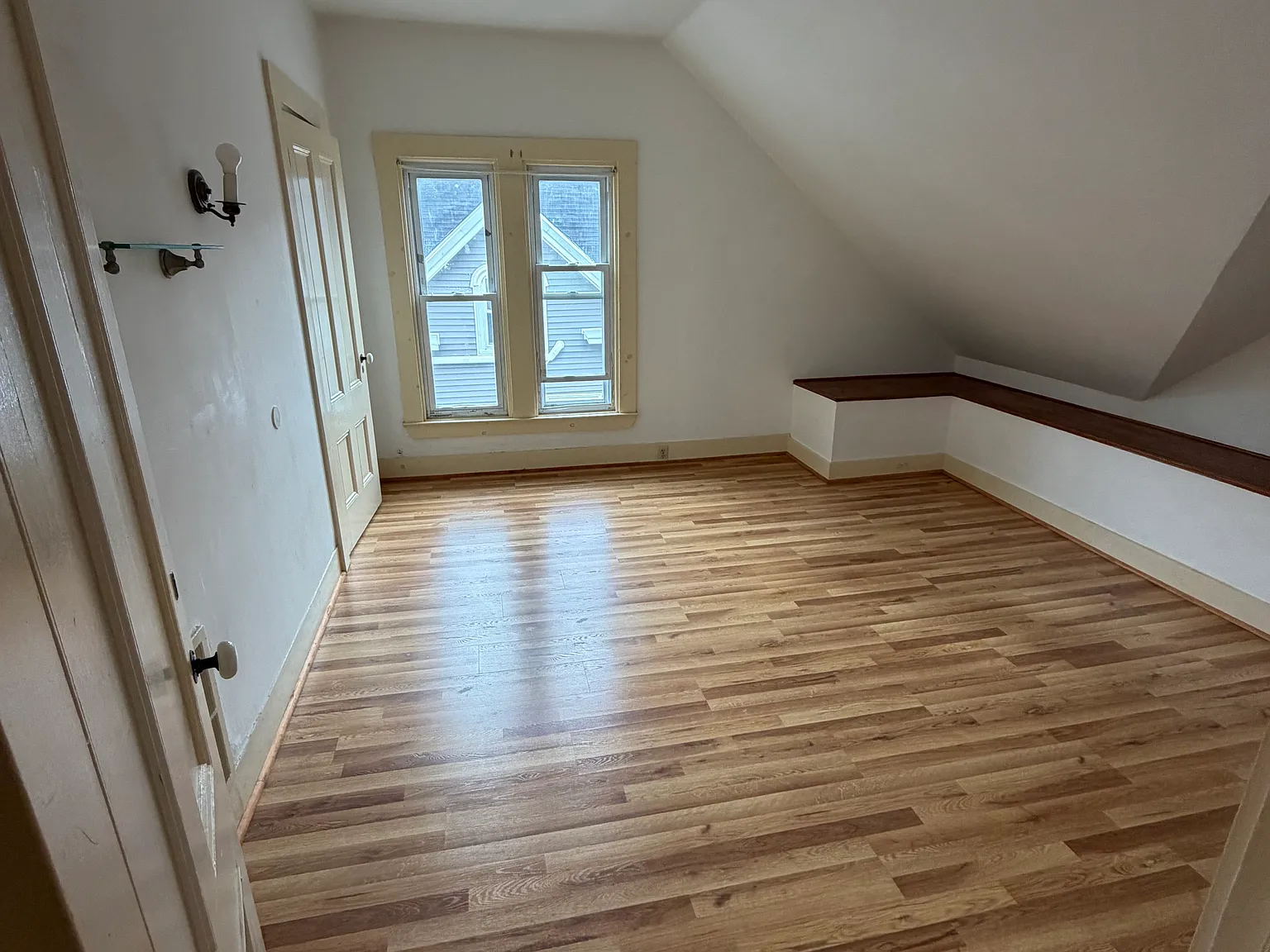 2 bed, 1500 sqft, $2,100 — Photo 4
