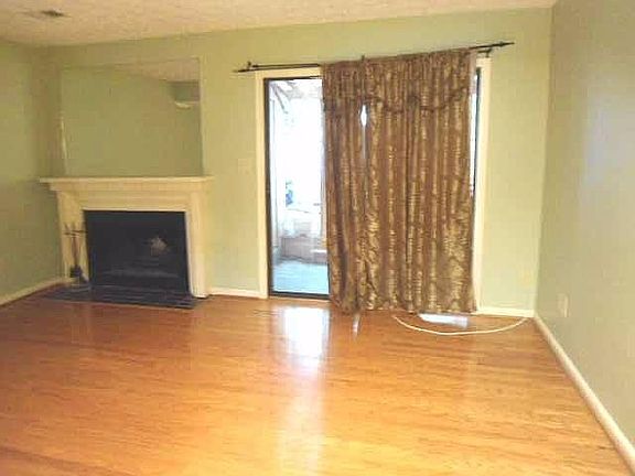 4th image of 3542 Laredo Dr