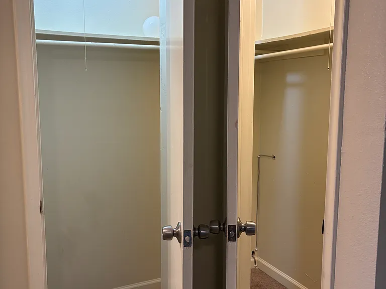 2206 W Hickory St #14 — Photo 3