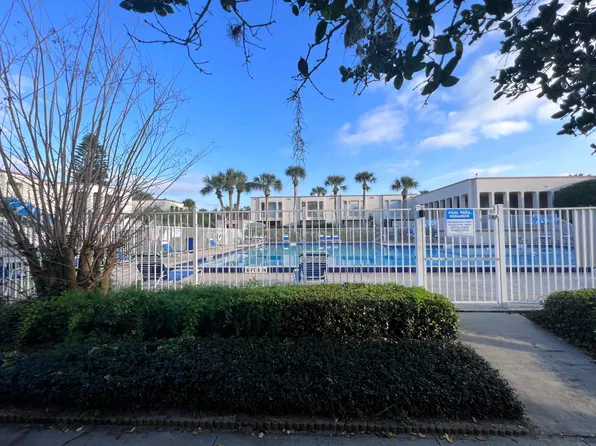 502 Orange Dr APT 11, Altamonte Springs, FL 32701