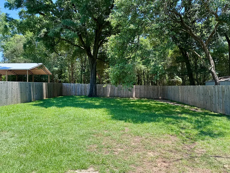 814 E Williams Ave — Photo 2