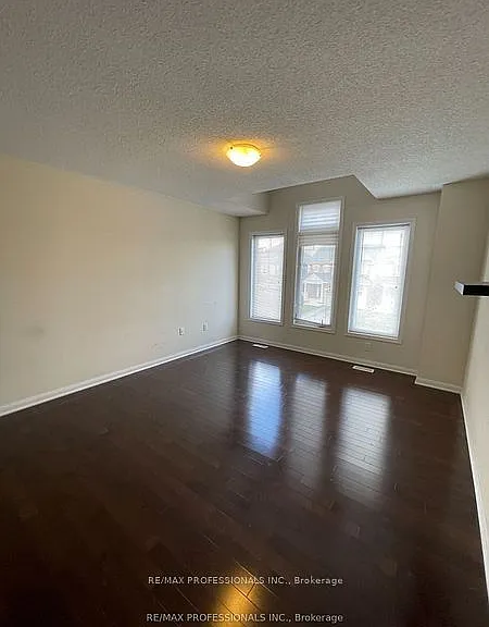 272 Leiterman Dr — Photo 32