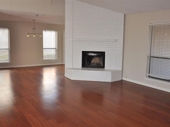 2nd image of 1105 Colmar Dr