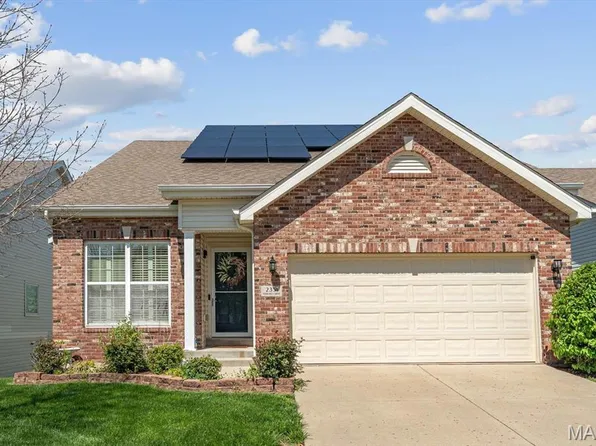 2351 Fourlakes Dr, Belleville, IL 62220