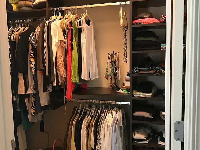 Master Bedroom Walkin Closet