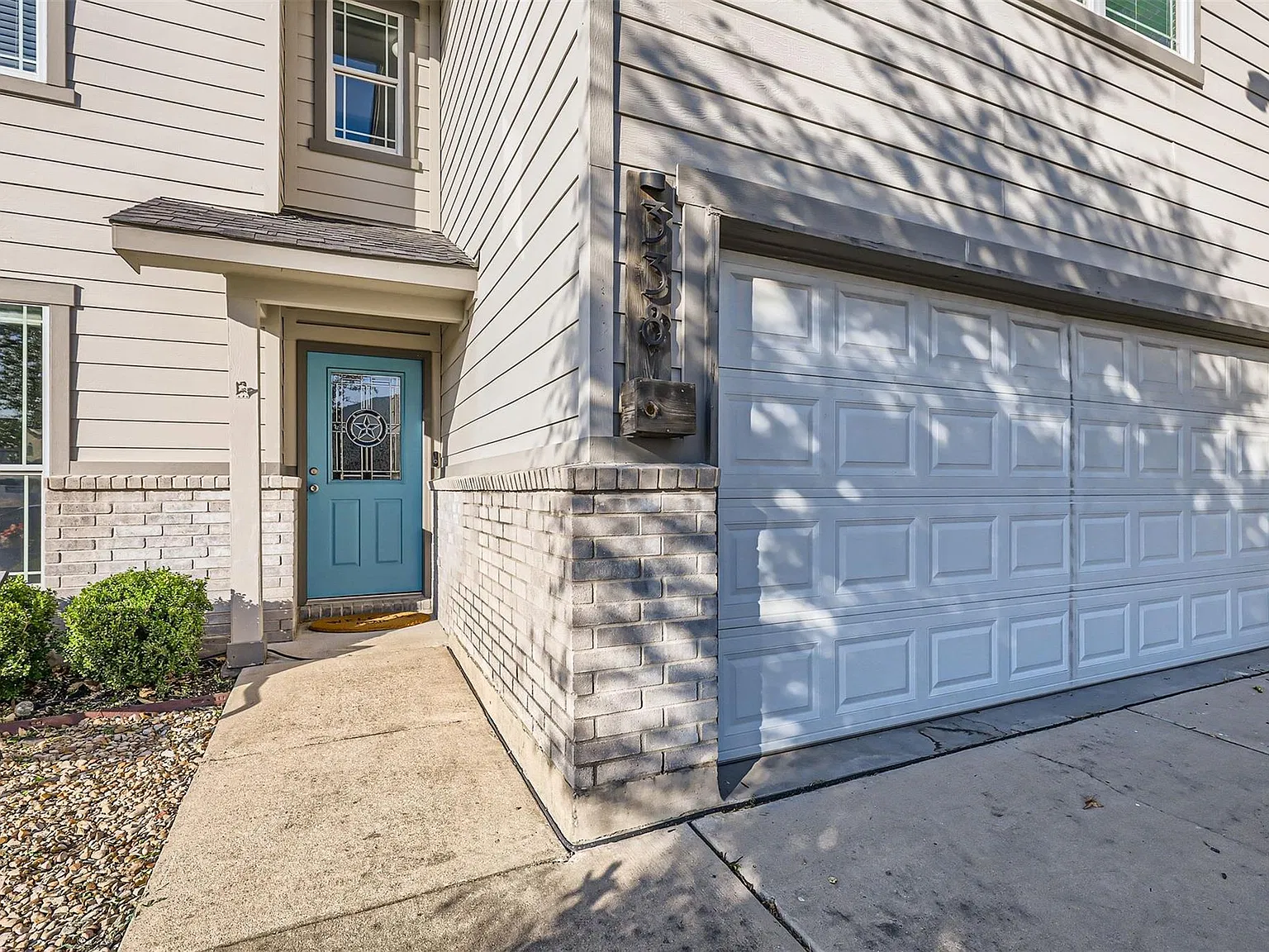 3 bed, 2.5 bath, 1888 sqft, $2,200 — Photo 4