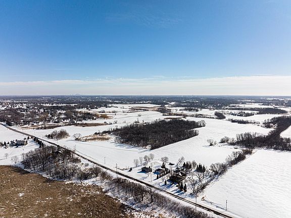 3rd image of 2041 Larkin Rd