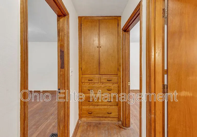 49 S Burgess Ave — Photo 15