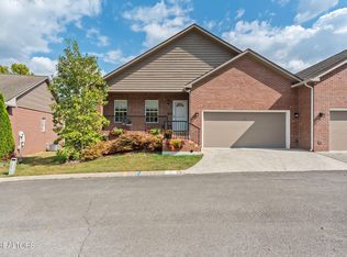 61 Riverview Dr, Oak Ridge, TN 37830