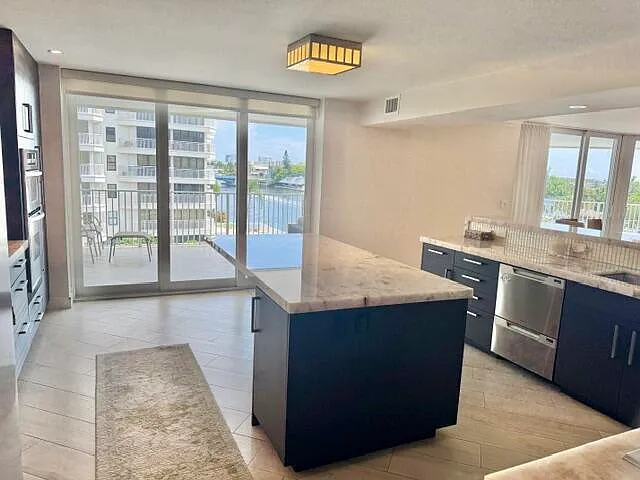 3100 NE 47th Ct #401 — Photo 13