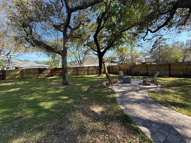 4410 Windlake Dr — Photo 31