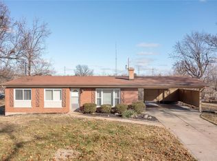 9539 Mesa Dr, Saint Louis, MO 63132