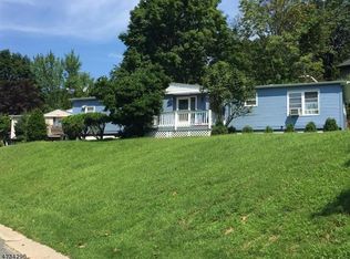 34 Mark Dr, High Bridge, NJ 08829