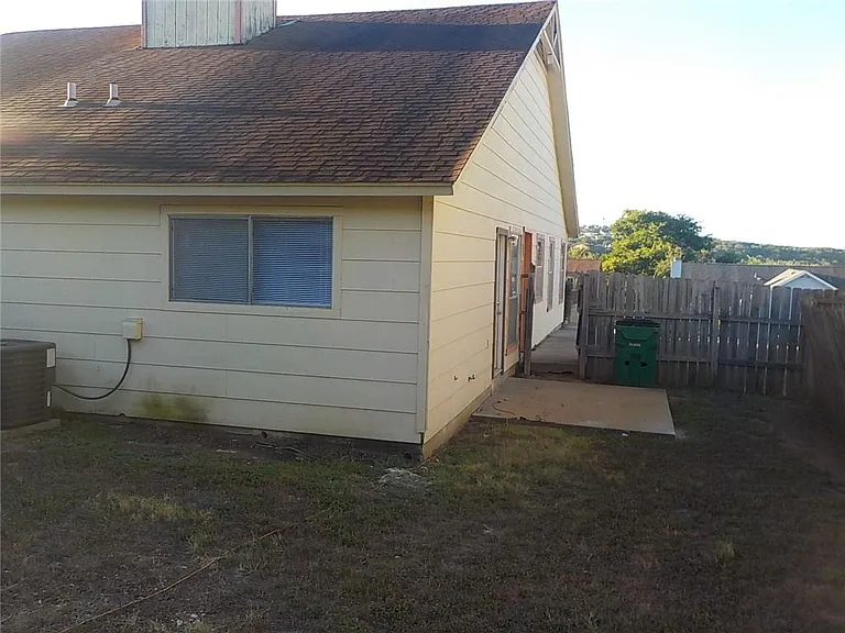523 Cutty Trl #A — Photo 11