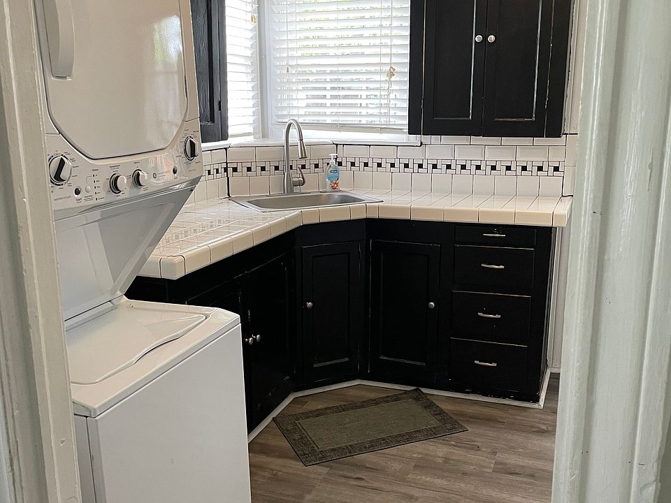 2nd image of 1406 Robyn Dr