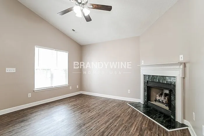 7917 Shiny Meadow Ln — Photo 3