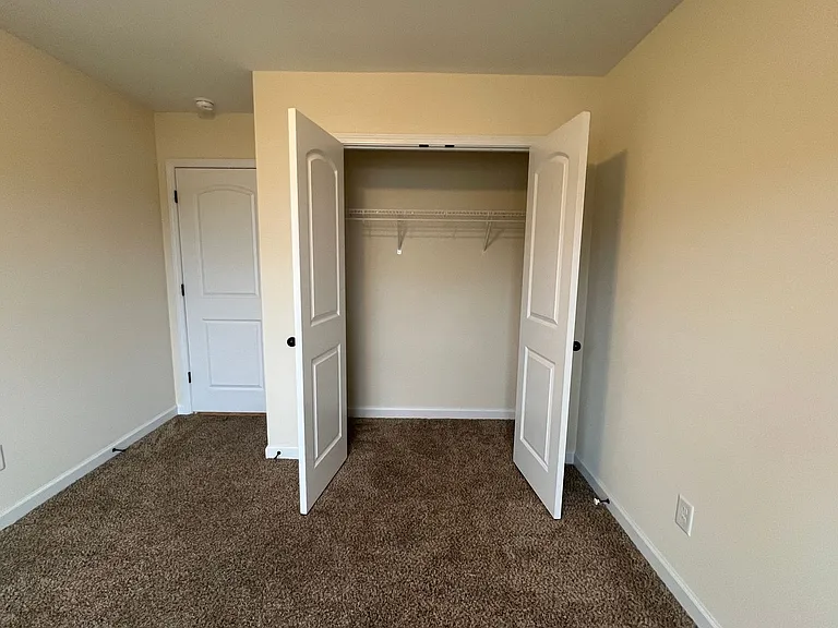 310 Landon Ln — Photo 12