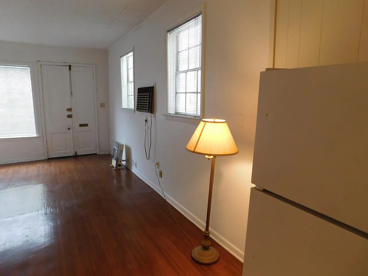 Living Room - 1310 Robert St