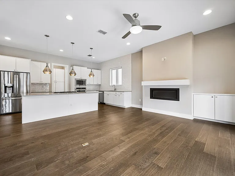 5006 Pecan Springs Rd #6 — Photo 9