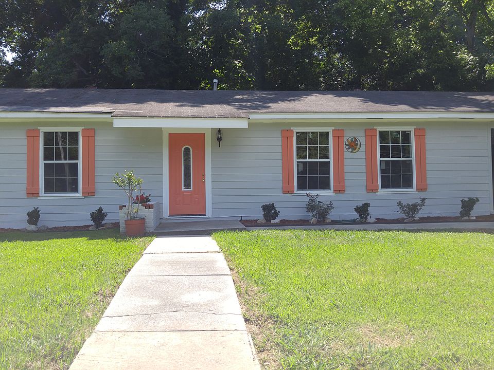 1st image of 215 Hillside Dr