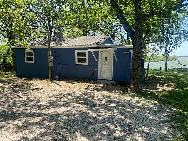 1st image of 423 Shady Ln