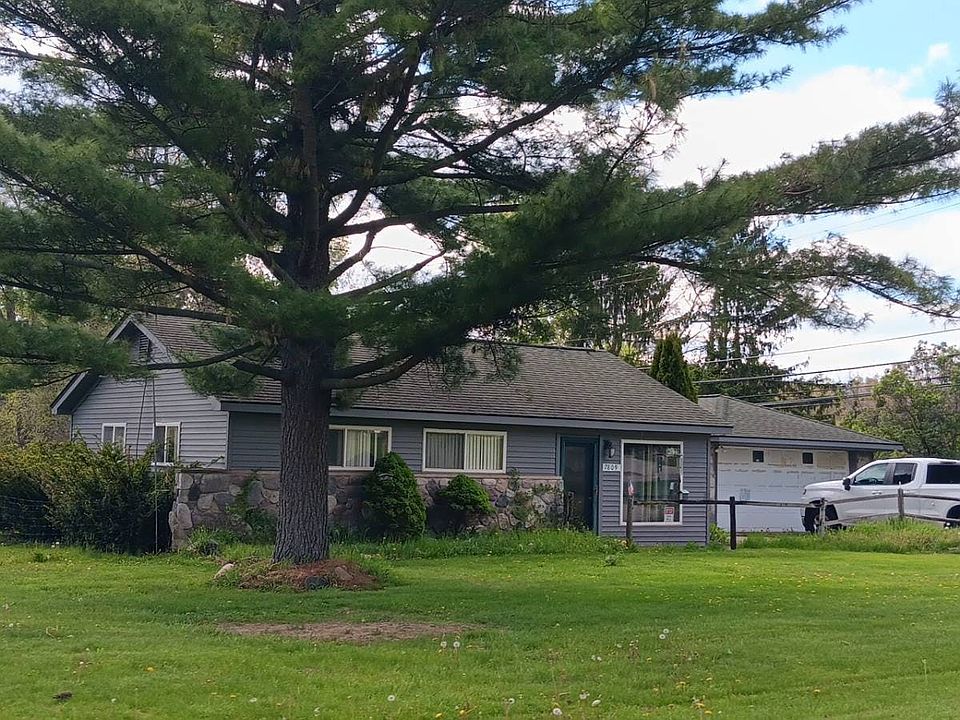 2nd image of 7809 Dubuque Rd